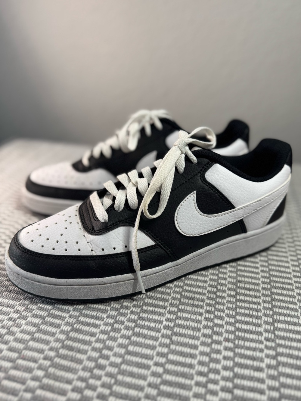 Nike black & white Court Vision Low Men's Sneakers size 8 (women 9.5)